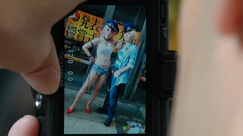 Illustration for article titled It's Like Inception, But with Cosplay Photos